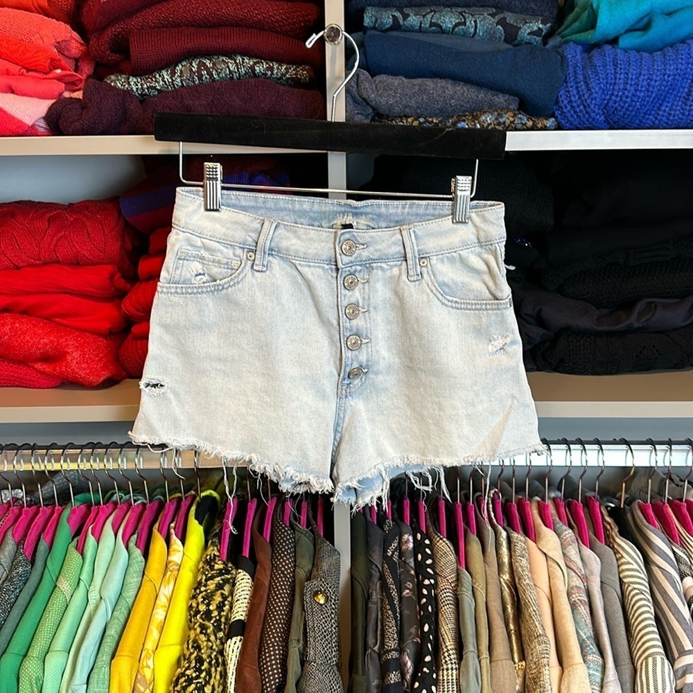 Rewash light blue denim jean shorts size 26